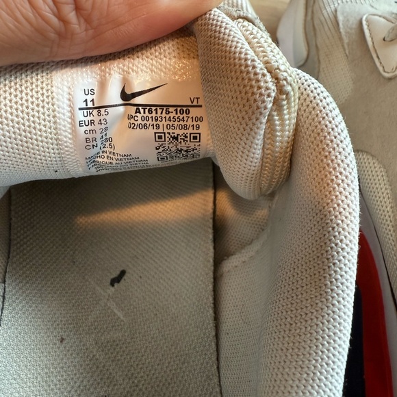 Nike Air 200 Cream Sneakers with Black and Red Accents - Picture 7 of 10